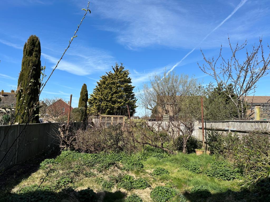 Lot: 149 - THREE-BEDROOM SEMI-DETACHED HOUSE - Garden located to the rear of the property